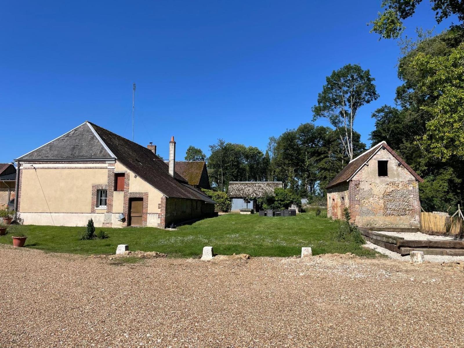 Gite A La Ferme De Sainte Radegonde Lanneray 외부 사진